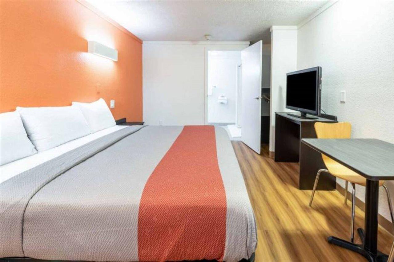 Hotel 6-mansfield, Oh