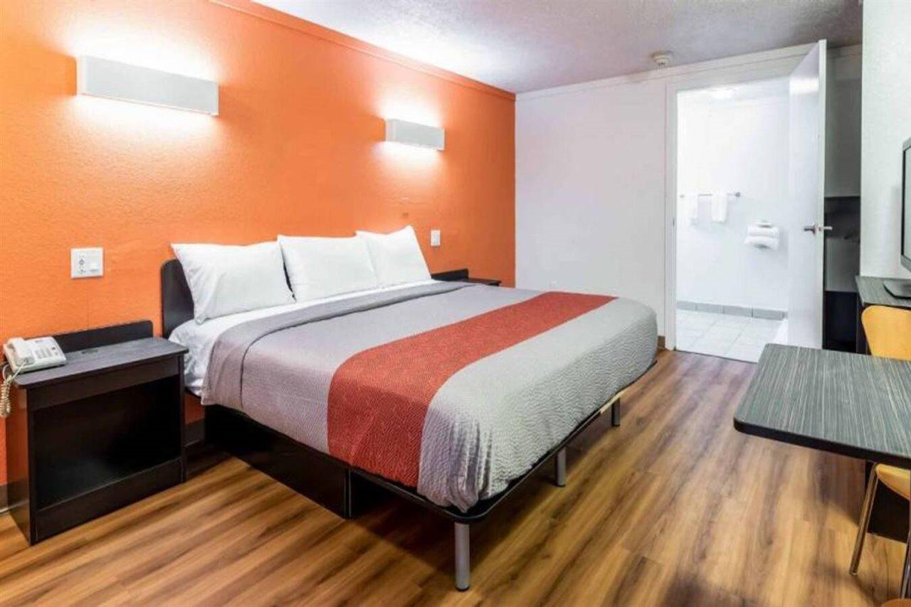 Hotel 6-mansfield, Oh Mansfield