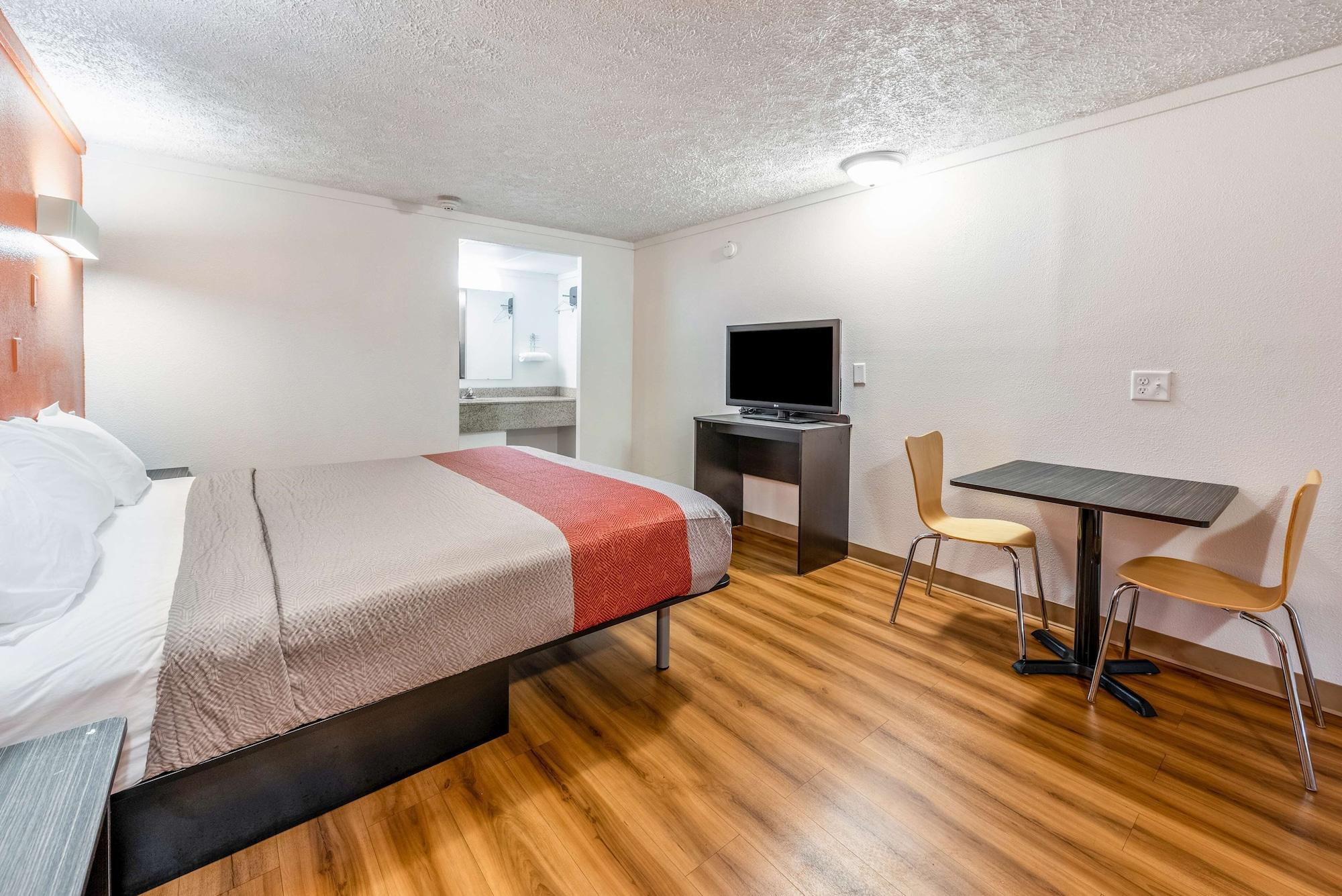 Hotel 6-mansfield, Oh Mansfield