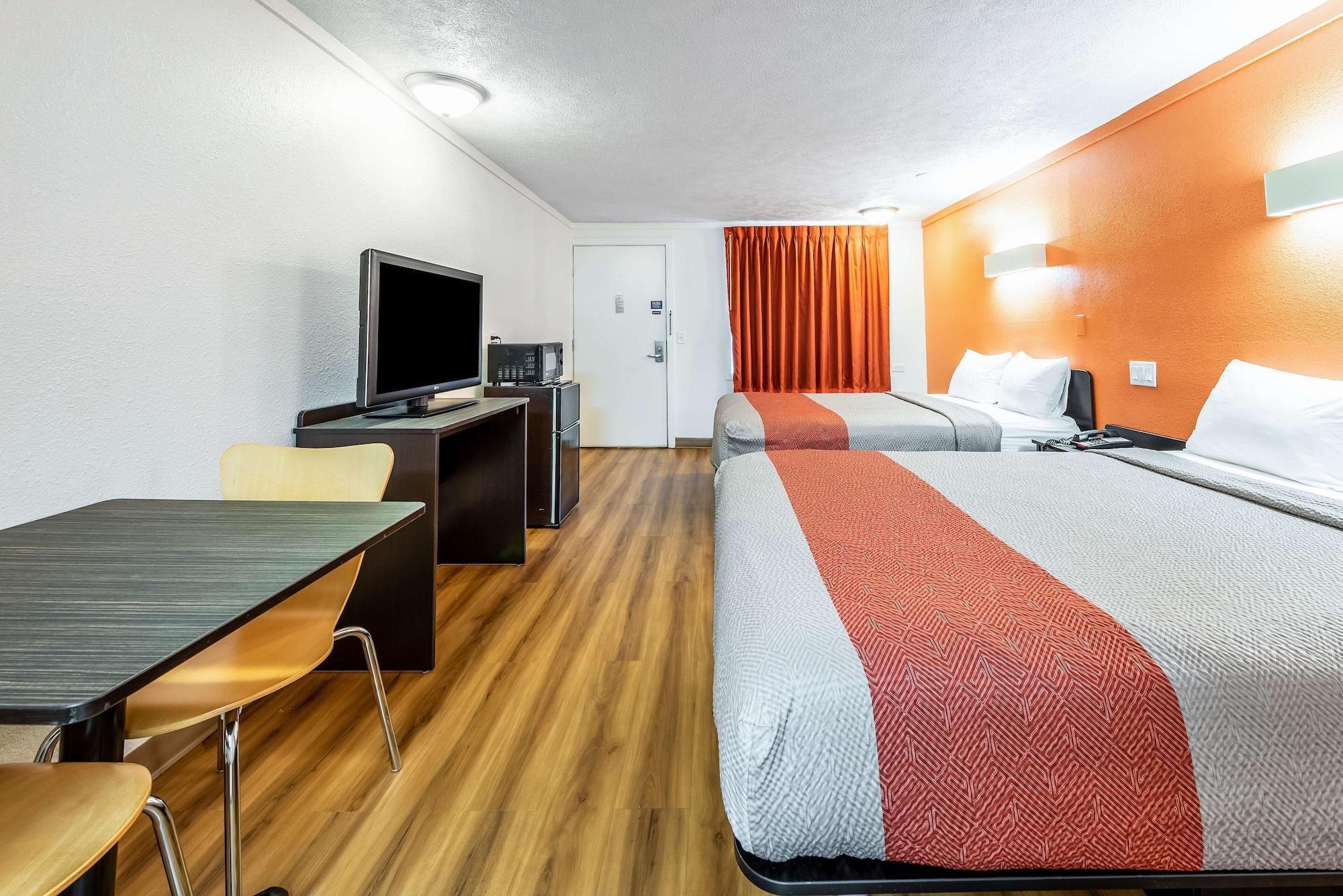 Hotel 6-mansfield, Oh
